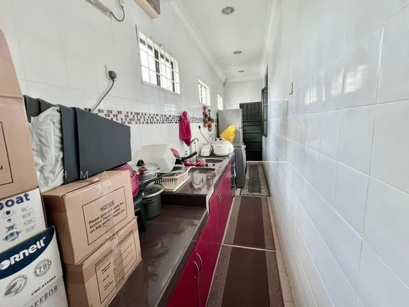 Rumah Teres 2 Tingkat untuk Dijual di Ayer Keroh (Melaka) - Ahmad Faizal Basri - Kitchen - PropertyGuru.com.my