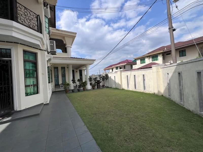 Rumah Teres 2 Tingkat untuk Dijual di Ayer Keroh (Melaka) - Ahmad Faizal Basri - Exterior - PropertyGuru.com.my