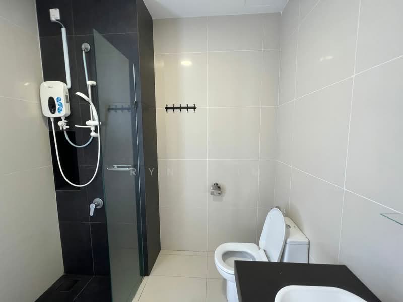 Kediaman Servis untuk Dijual di Eco Nest - Rynn Lim - Bathroom - PropertyGuru.com.my