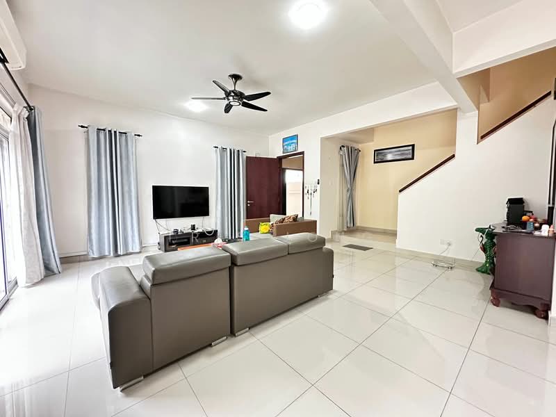 2-storey Terraced House for Sale in Rawang (Selangor) - Tris Jong - Living Room - PropertyGuru.com.my