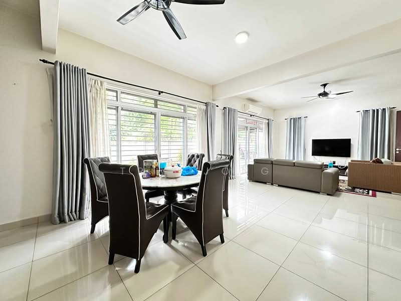 2-storey Terraced House for Sale in Rawang (Selangor) - Tris Jong - Living Room - PropertyGuru.com.my
