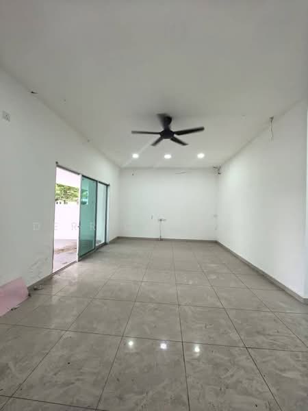 Rumah Banglo untuk Dijual di Ipoh (Perak) - Derrick Chung - Living Room - PropertyGuru.com.my