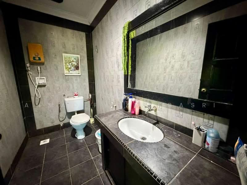 Semi-Detached House for Sale in Taman Delima Raya (Bukit Baru) - Ahmad Faizal Basri - Bathroom - PropertyGuru.com.my