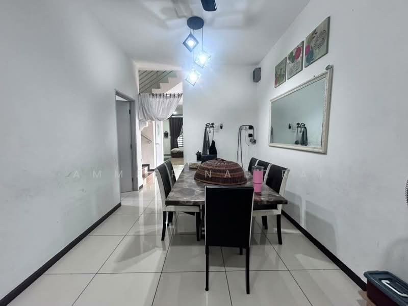 2-storey Terraced House for Sale in Putra Heights (Subang Jaya) - Ammeer Nadzrai - Dining Room - PropertyGuru.com.my