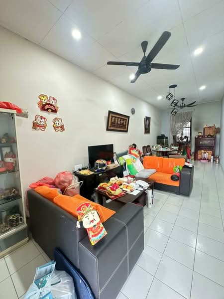 Rumah Teres 1-Tingkat untuk Dijual di Taman Setia Indah (Tebrau) - Hui Hui Lim - Living Room - PropertyGuru.com.my
