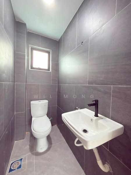 2-storey Terraced House for Sale in Taman Bukit Tiram (Ulu Tiram) - Wil Mong - Bathroom - PropertyGuru.com.my