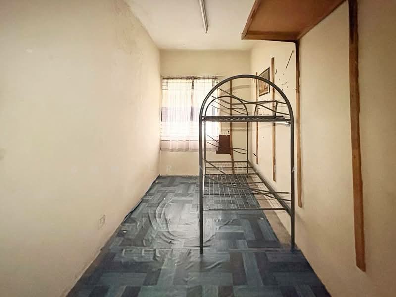 Rumah Teres 2-Tingkat untuk Dijual di Taman TTDI Jaya (Shah Alam) - Ammeer Nadzrai - Bedroom - PropertyGuru.com.my