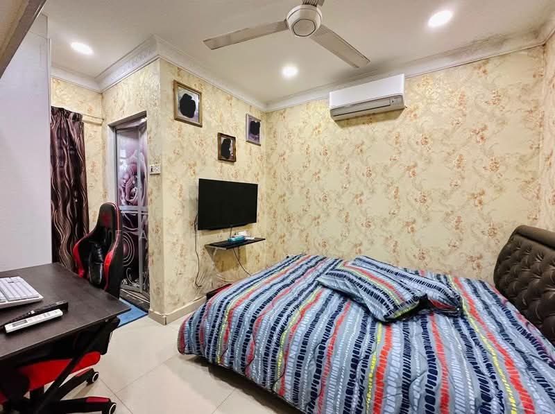 1-storey Terraced House for Sale in shah alam (Shah Alam) - Farhan Rafael - Bedroom - PropertyGuru.com.my