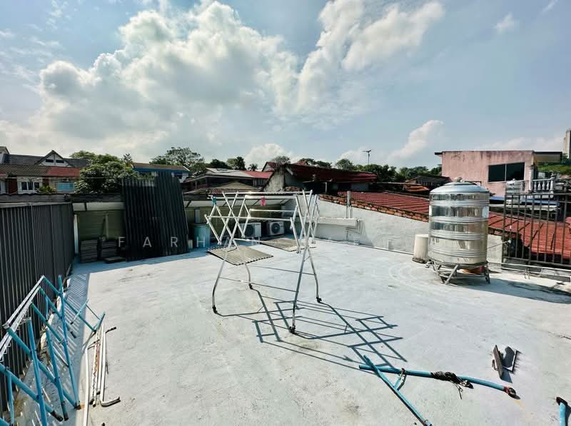 1-storey Terraced House for Sale in shah alam (Shah Alam) - Farhan Rafael - Roof - PropertyGuru.com.my
