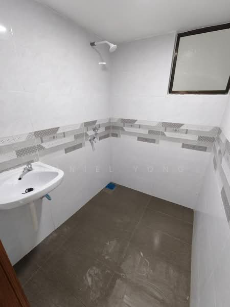 Rumah Flat untuk Dijual di Taman Plentong Utama - Daniel Yong - Bathroom - PropertyGuru.com.my