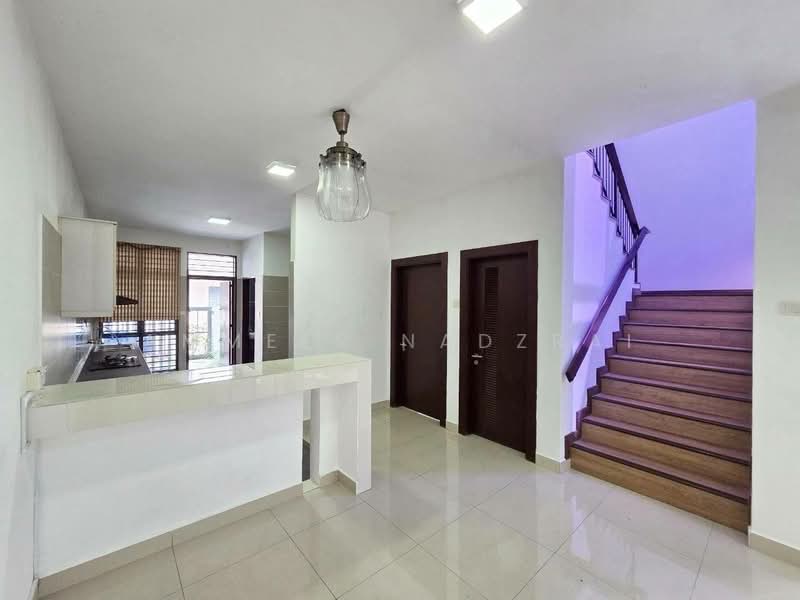 2-storey Terraced House for Sale in Laman Glenmarie (Shah Alam) - Ammeer Nadzrai - Kitchen - PropertyGuru.com.my