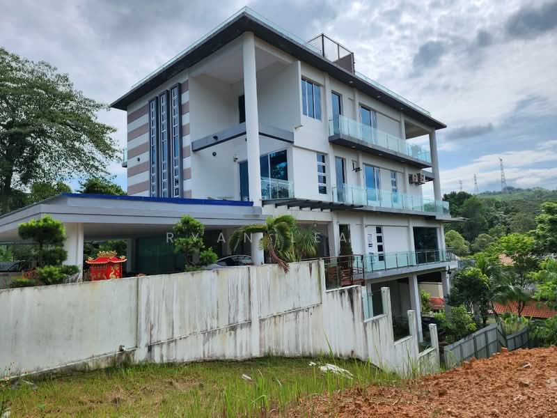 Bungalow House for Sale in Seri Kembangan (Selangor) - Ryan Lean - Exterior - PropertyGuru.com.my