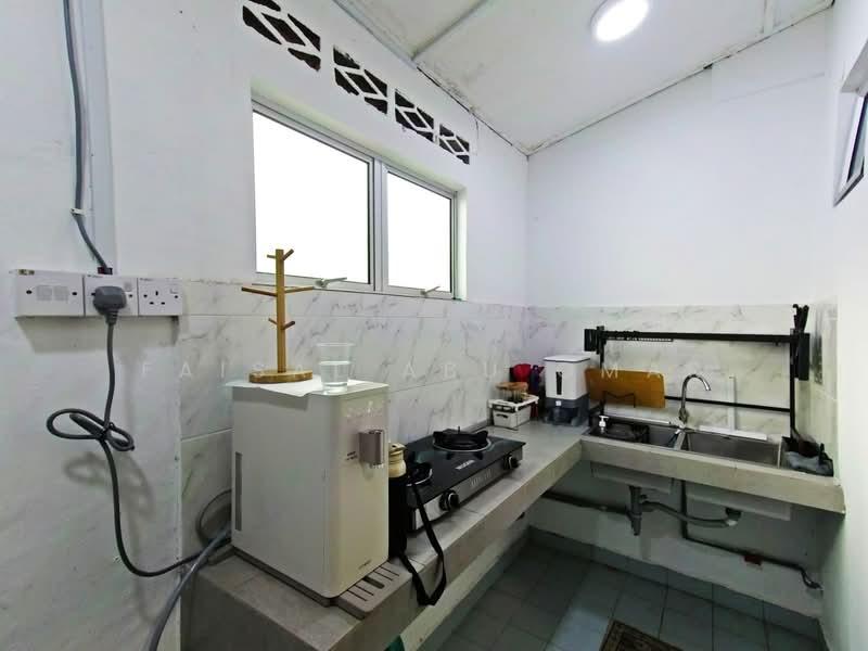 Rumah Teres 2-Tingkat untuk Dijual di Taman Sri Gombak (Gombak) - Faisal Abu Omar - Kitchen - PropertyGuru.com.my