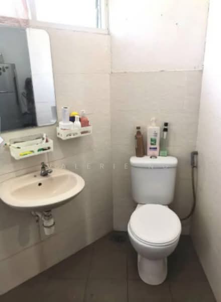 Pangsapuri untuk Dijual di Rampai Court - Valerie Ng - Bathroom - PropertyGuru.com.my