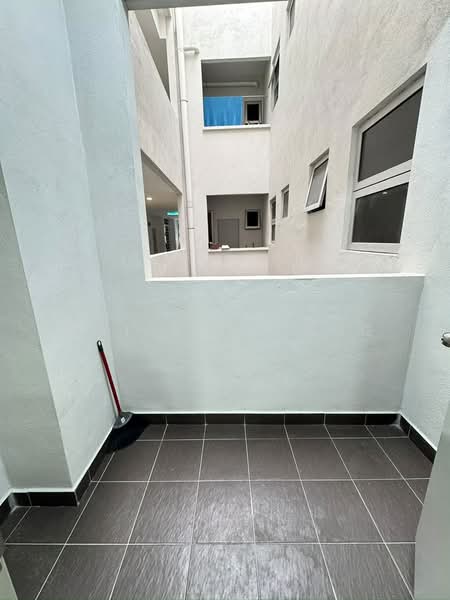Kediaman Servis untuk Disewa di SkyLake Residence - Wai Ann Teng - Balcony - PropertyGuru.com.my