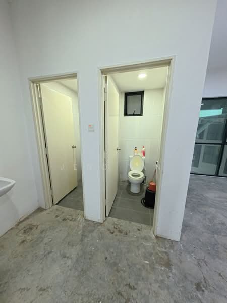 Warehouse for Sale in Kuching (Sarawak) - Jeno Tan - Bathroom - PropertyGuru.com.my