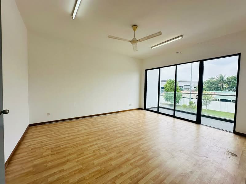 2-storey Terraced House for Sale in Rawang (Selangor) - Alice Low - Living Room - PropertyGuru.com.my