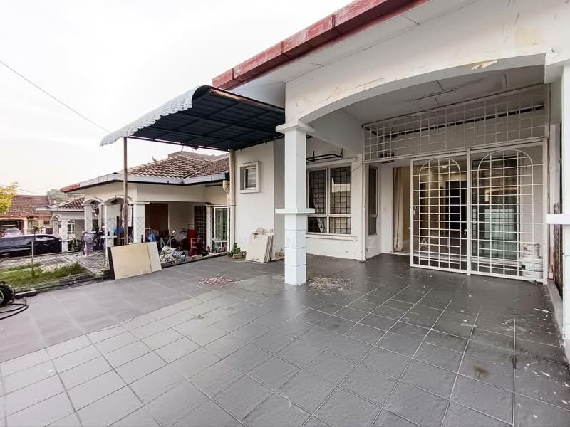 Rumah Teres 1-Tingkat untuk Dijual di Taman Lestari Permai (Seri Kembangan) - Ammeer Nadzrai - Exterior - PropertyGuru.com.my
