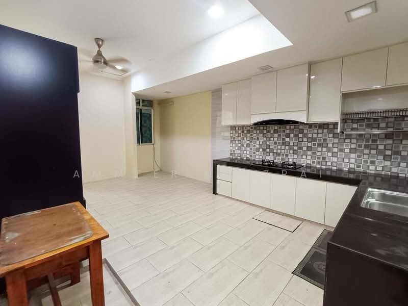 Rumah Teres 1-Tingkat untuk Dijual di Taman Lestari Permai (Seri Kembangan) - Ammeer Nadzrai - Kitchen - PropertyGuru.com.my