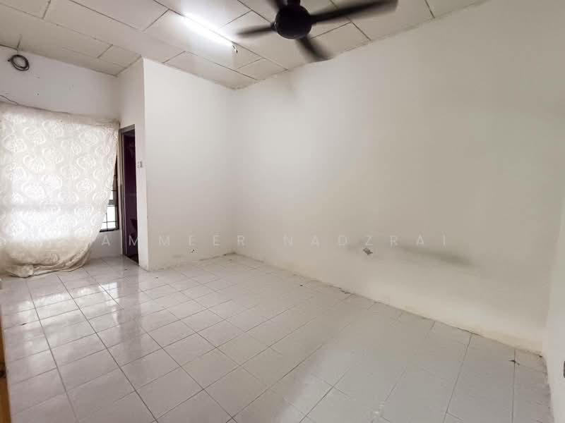 Rumah Teres 1-Tingkat untuk Dijual di Taman Lestari Permai (Seri Kembangan) - Ammeer Nadzrai - Interior - PropertyGuru.com.my