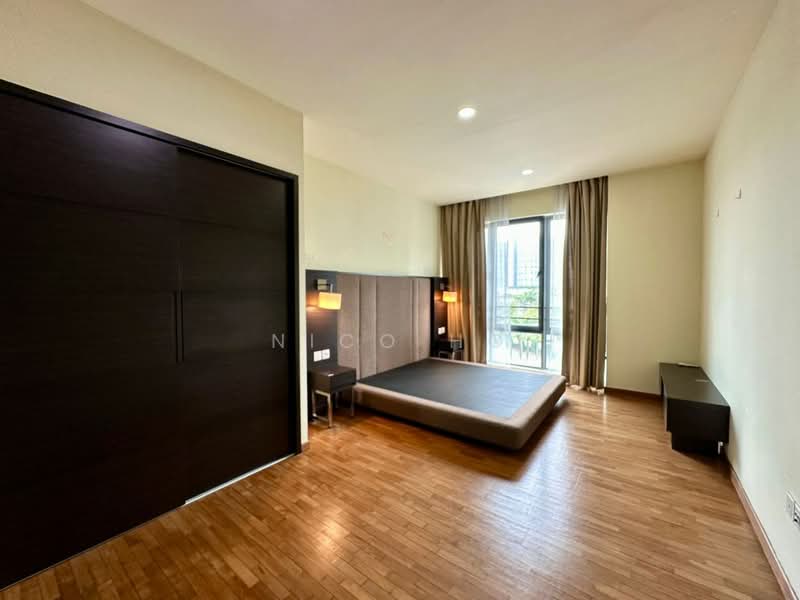 Pangsapuri untuk Dijual di Molek Pine 3 - Nico Ho - Bedroom - PropertyGuru.com.my