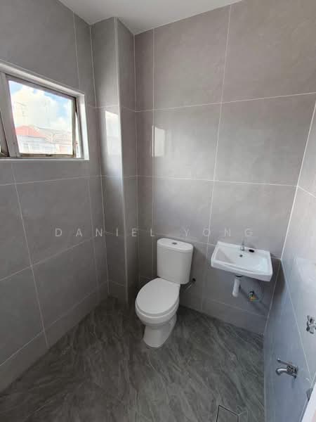 2-storey Terraced House for Sale in Bukit Indah (Ampang) - Daniel Yong - Bathroom - PropertyGuru.com.my