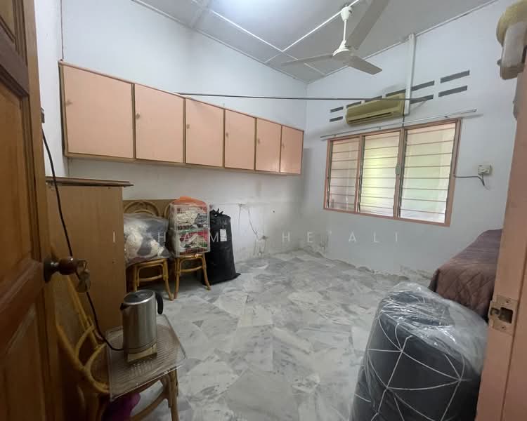 Terraced House for Sale in Bukit Setongkol (Kuantan) - Idham Che'Ali - Bedroom - PropertyGuru.com.my