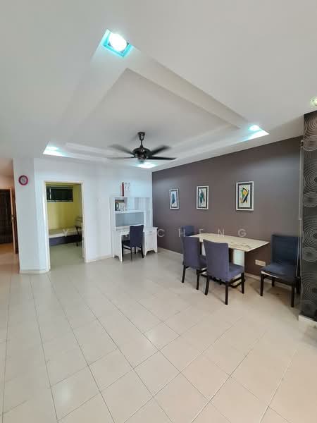 Kondominium untuk Dijual di Cassia Resort Condominium - Yzan Cheng - Living Room - PropertyGuru.com.my