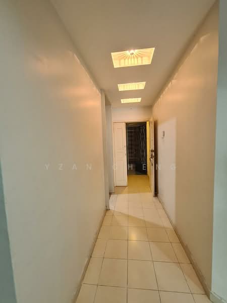 Kondominium untuk Dijual di Cassia Resort Condominium - Yzan Cheng - Corridor - PropertyGuru.com.my