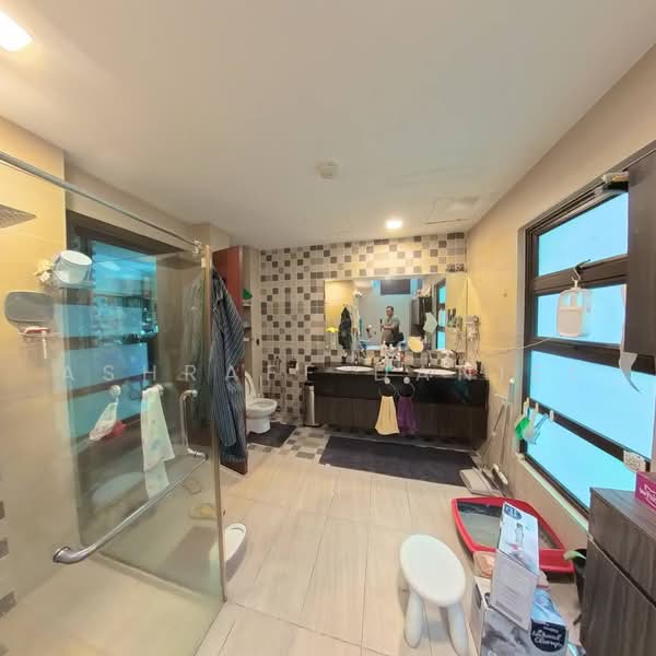 Bungalow House untuk Dijual di KL City Centre (Kuala Lumpur) - Ashraff Daniel - Bathroom - PropertyGuru.com.my