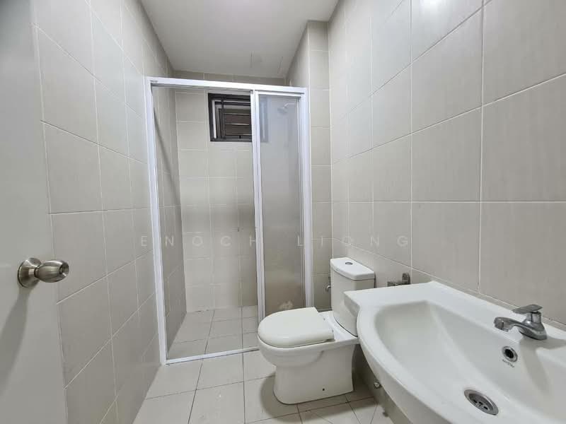 Kediaman Servis untuk Disewa di Meridin Bayvue Serviced Apartment - Enoch Liong - Bathroom - PropertyGuru.com.my