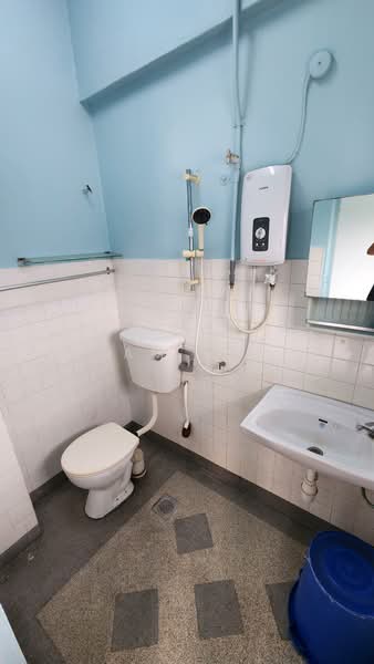 Pangsapuri untuk Dijual di 1K Tricourt - Sam Lee - Bathroom - PropertyGuru.com.my