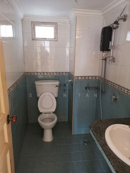 Kondominium untuk Dijual di Bukit Pandan Kondominium 1 - Shawn Tan - Bathroom - PropertyGuru.com.my