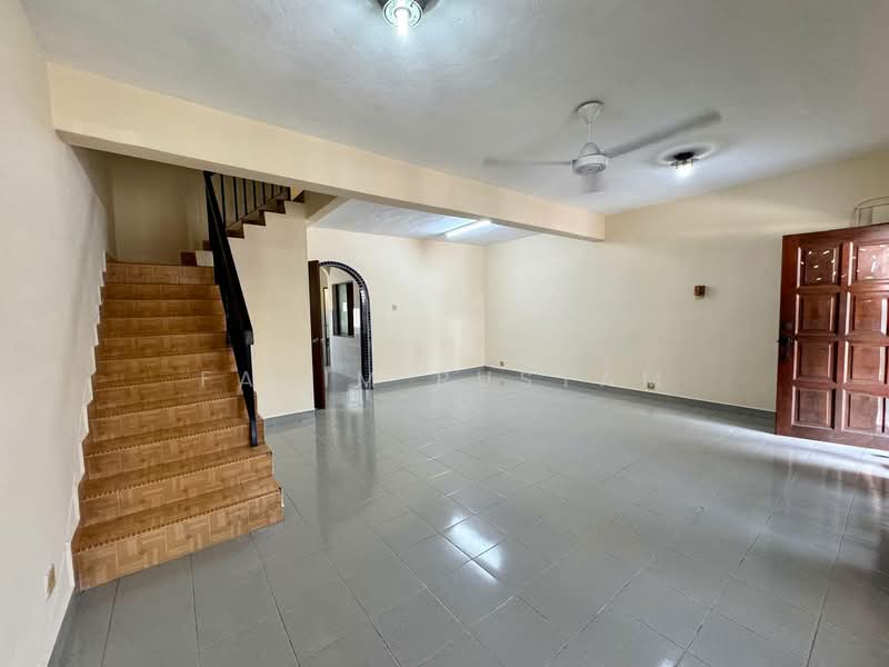 Rumah Teres untuk Dijual di Usj 2 (Subang Jaya) - Fahim Rustam - Living Room - PropertyGuru.com.my