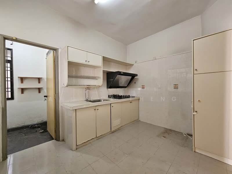 Condominium for Sale at Sunrise Garden Condominium - Ang Lee Theng - Kitchen - PropertyGuru.com.my