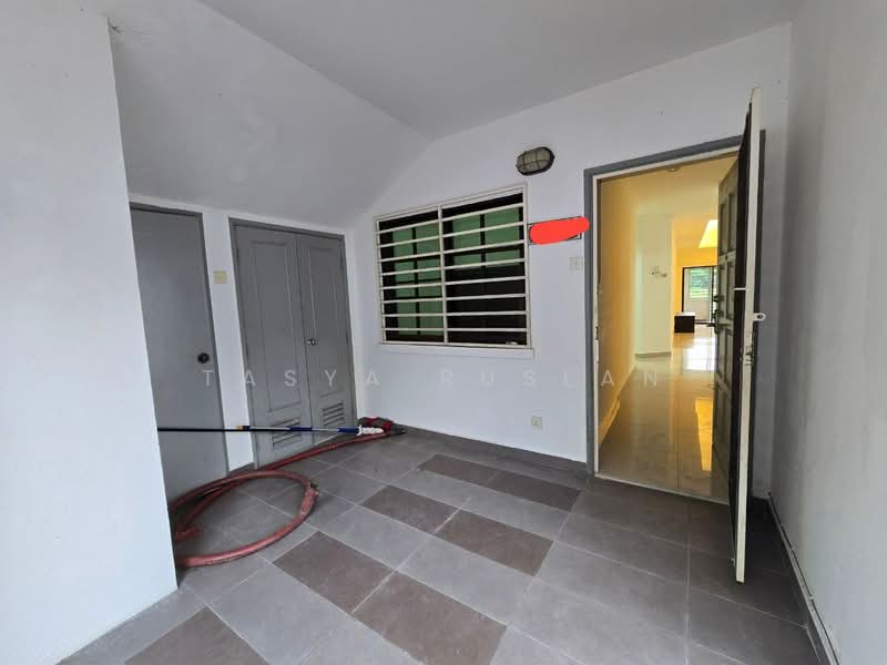 Rumah Bandar untuk Dijual di Country Heights (Kajang) - Tasya Ruslan - PropertyGuru.com.my