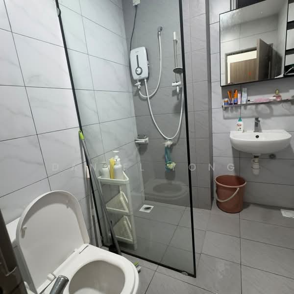 Kediaman Servis untuk Dijual di SKS Habitat - Daniel Yong - Bathroom - PropertyGuru.com.my