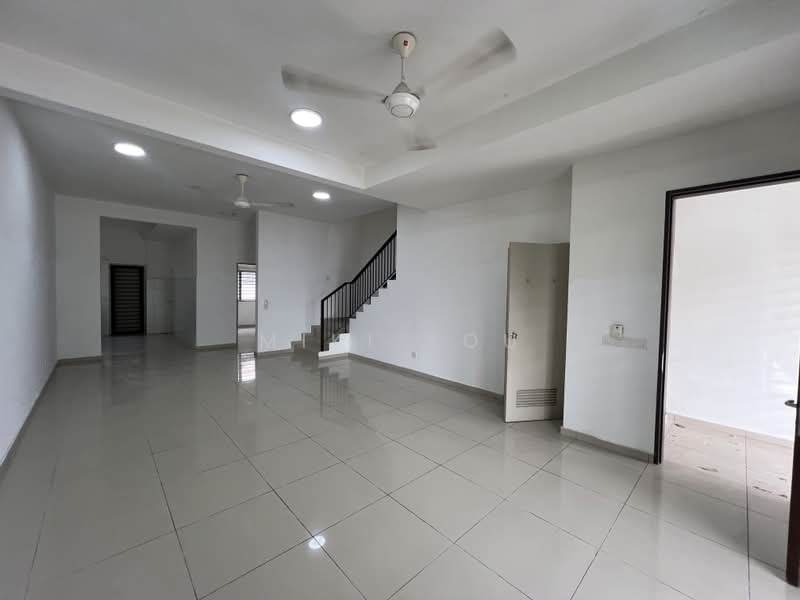 2-storey Terraced House for Sale in Bandar Rimbayu (Telok Panglima Garang) - Miki You - Living Room - PropertyGuru.com.my
