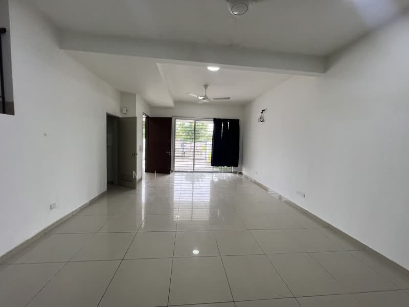 2-storey Terraced House for Sale in Bandar Rimbayu (Telok Panglima Garang) - Miki You - Living Room - PropertyGuru.com.my