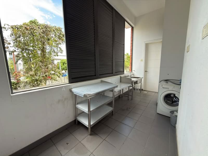 4-storey Terraced House for Rent in Bandar Country Homes (Rawang) - Alice Low - Balcony - PropertyGuru.com.my