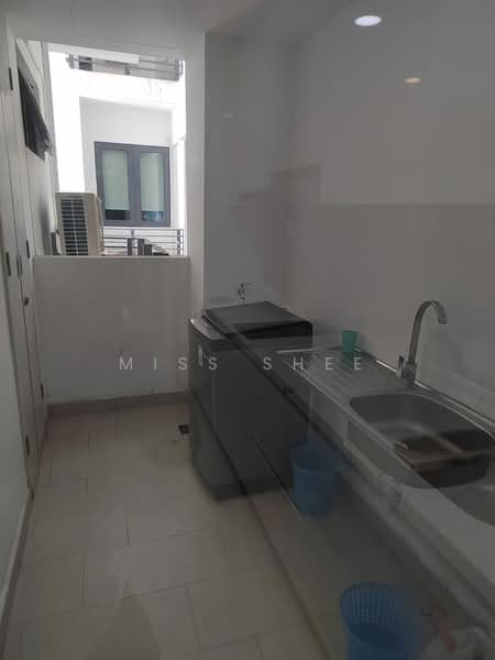 Kondominium untuk Disewa di Bora Residences - Miss Shee - Balcony - PropertyGuru.com.my