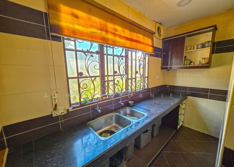 Rumah Teres 2-Tingkat untuk Dijual di Taman Sri Andalas (Klang) - Ashraff Daniel - Kitchen - PropertyGuru.com.my