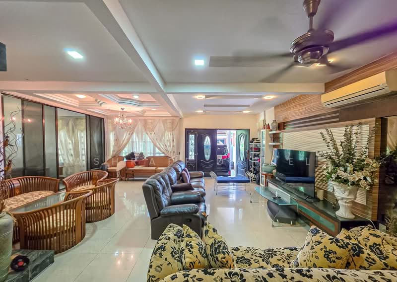 Rumah Teres 2-Tingkat untuk Dijual di Taman Sri Andalas (Klang) - Ashraff Daniel - Living Room - PropertyGuru.com.my