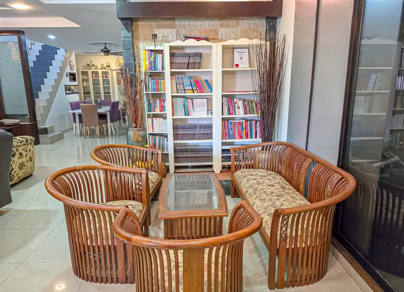 Rumah Teres 2-Tingkat untuk Dijual di Taman Sri Andalas (Klang) - Ashraff Daniel - Living Room - PropertyGuru.com.my