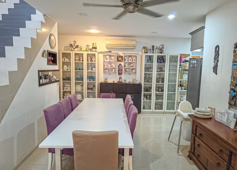 Rumah Teres 2-Tingkat untuk Dijual di Taman Sri Andalas (Klang) - Ashraff Daniel - Dining Room - PropertyGuru.com.my