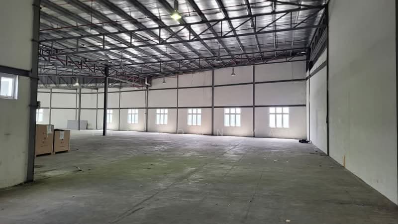 Warehouse for Rent in Sungai Besi Indah (Seri Kembangan) - Pit Voon Yap - Interior - PropertyGuru.com.my