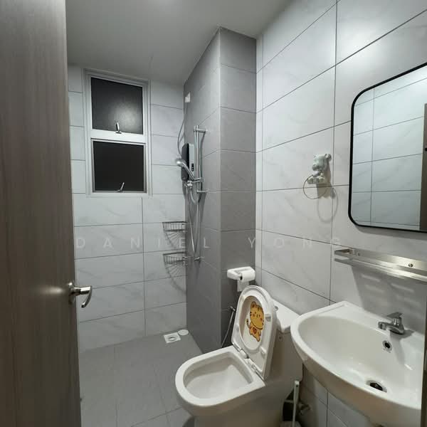Kediaman Servis untuk Dijual di SKS Habitat - Daniel Yong - Bathroom - PropertyGuru.com.my