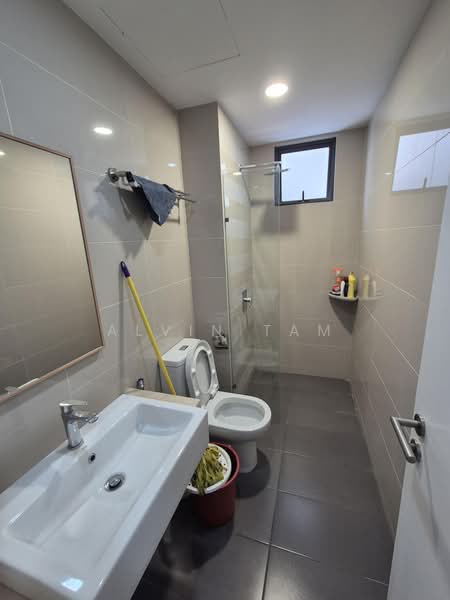 Kediaman Servis untuk Dijual di United Point (Residensi Berpadu) - Alvin Tam - Bathroom - PropertyGuru.com.my