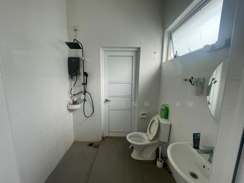 2-storey Terraced House for Sale in Taman Nadayu 92 (Kajang) - Soon Sheng Law - Bathroom - PropertyGuru.com.my