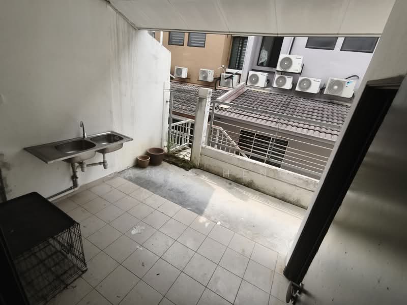 Rumah Teres untuk Disewa di Prima Selayang (Selayang) - Damon Heng - Balcony - PropertyGuru.com.my